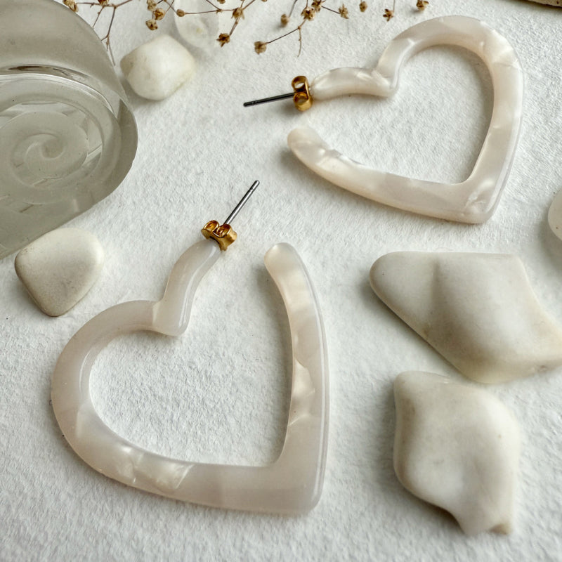 Boucles d'oreilles créoles cœur en acétate Pika & Bear "Wilson"
