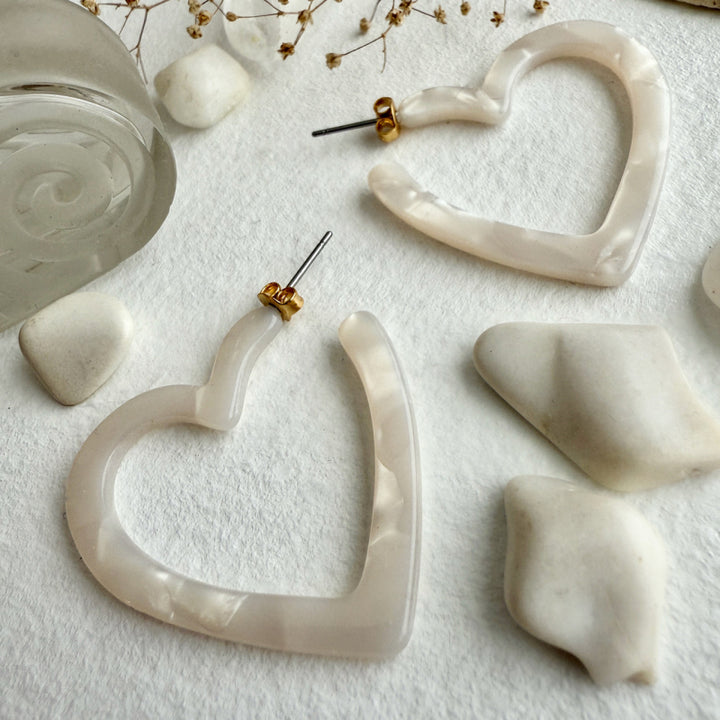 Boucles d'oreilles créoles cœur en acétate Pika & Bear "Wilson"