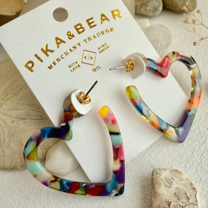 Boucles d'oreilles créoles cœur en acétate Pika & Bear "Wilson"