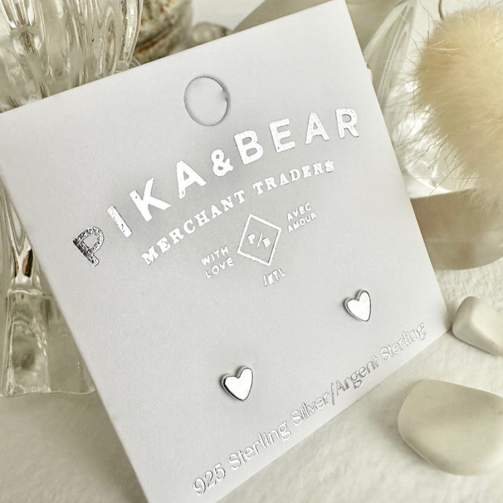 Pika & Bear boucles d'oreilles clous petit cœur « Inima »