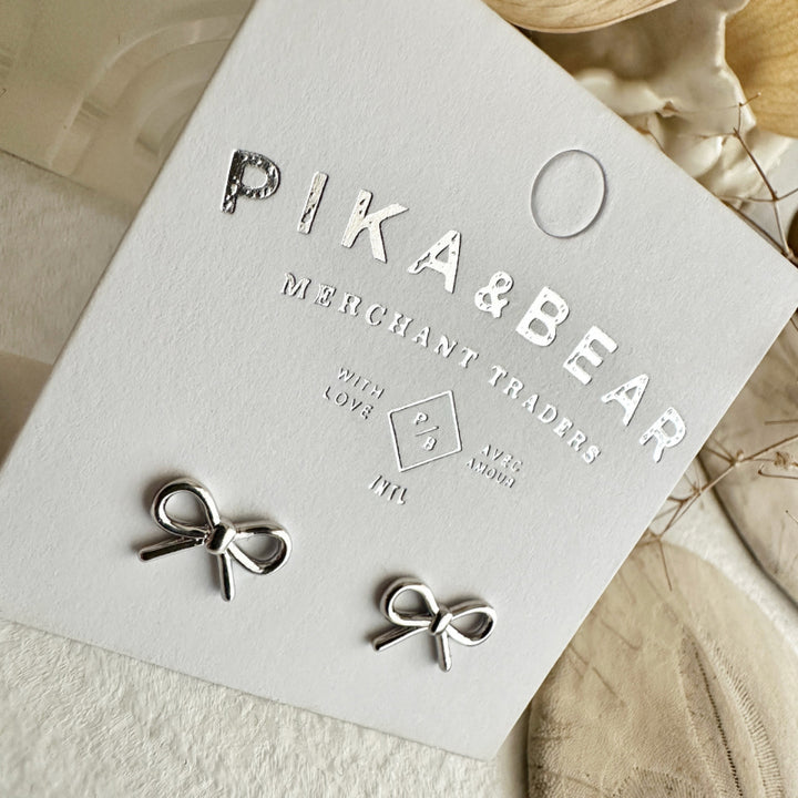 Pika & Bear boucles d'oreilles clous « Zooey » avec nœud