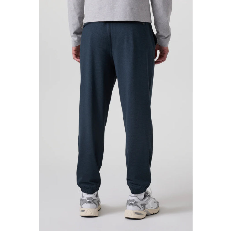 Vuori Men's Sunday Performance Sweat 28"