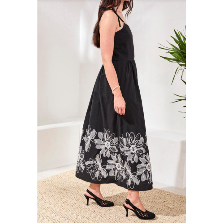 Robe sans manches tribale brodée