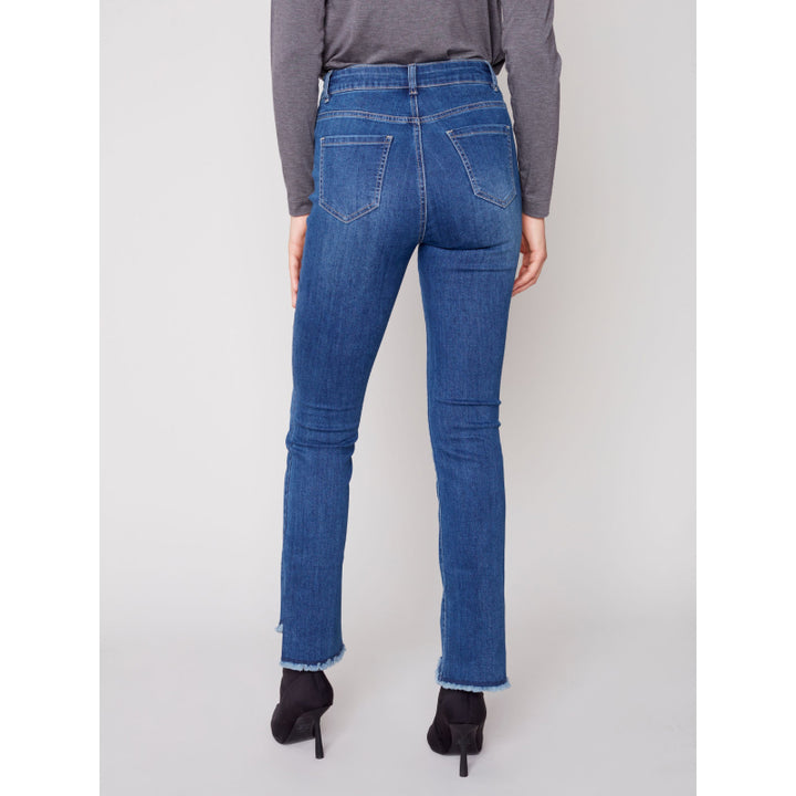 Charlie B - Pantalon évasé en denim stretch avec ouverture asymétrique