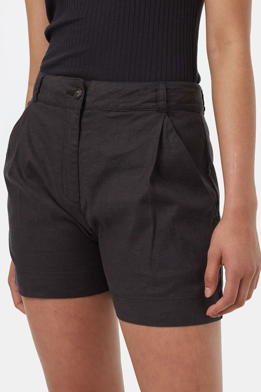 Tentree Pleated High Waisted Shorts